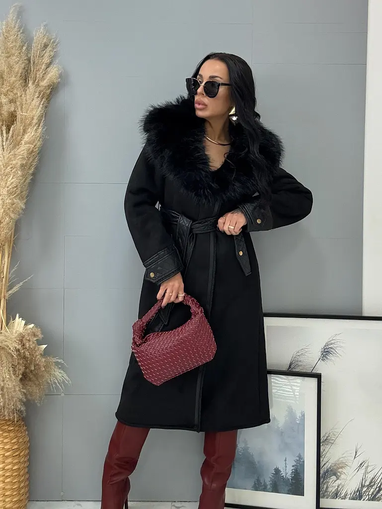 Kombinált kabát szőrmével és övvel CARELA