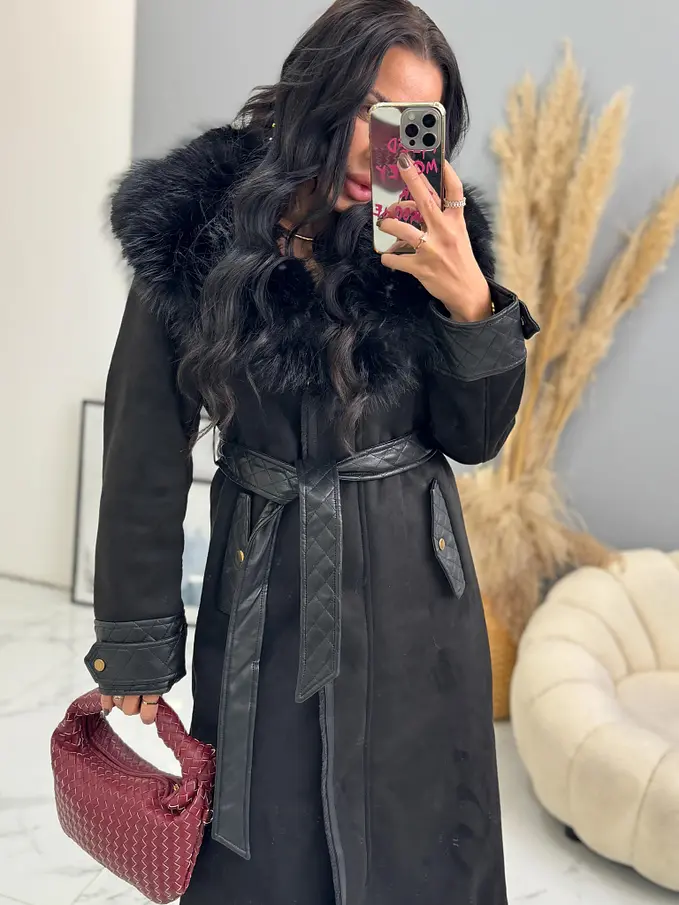 Kombinált kabát szőrmével és övvel CARELA