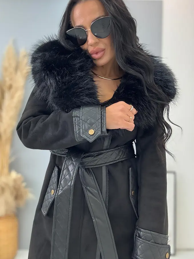 Kombinált kabát szőrmével és övvel CARELA