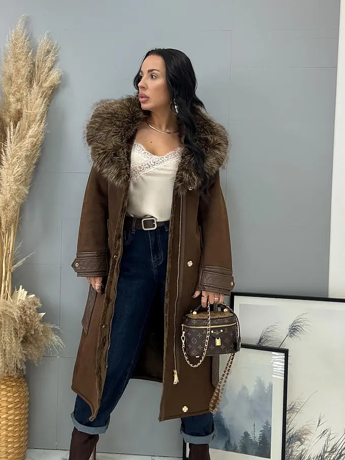 Kombinált kabát szőrmével és övvel CARELA