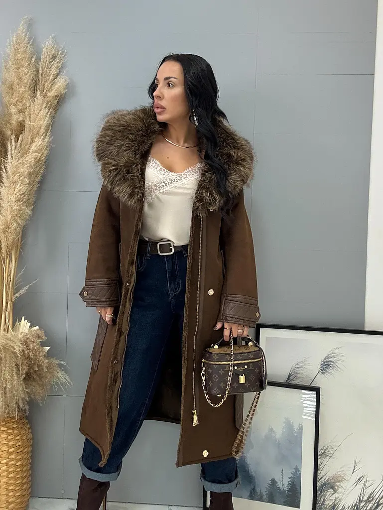 Kombinált kabát szőrmével és övvel CARELA