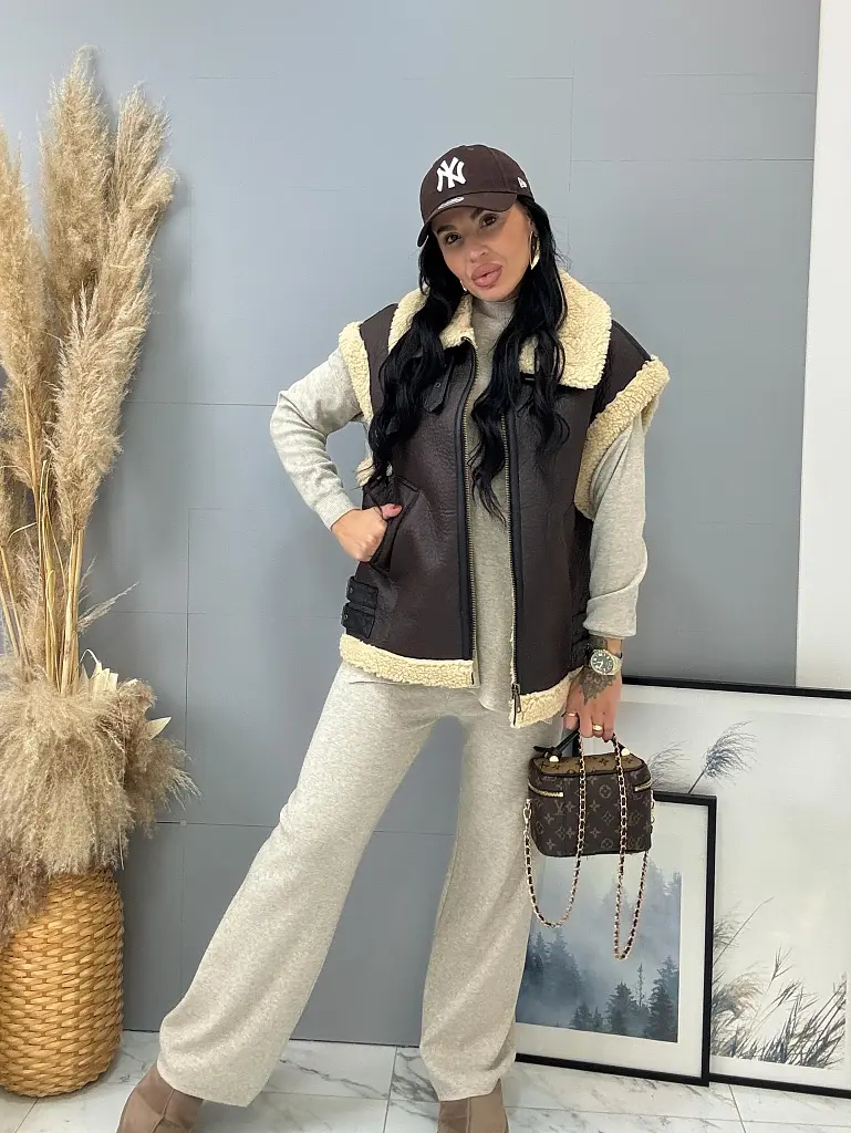 Barna bélelt mellény VEYRA