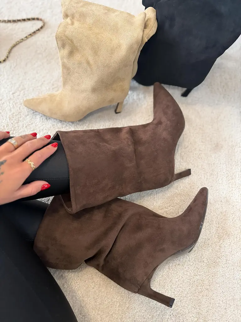 Barna velúr csizma AVELENA - next