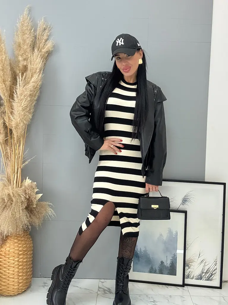 Csíkos kötött ruha RINALI