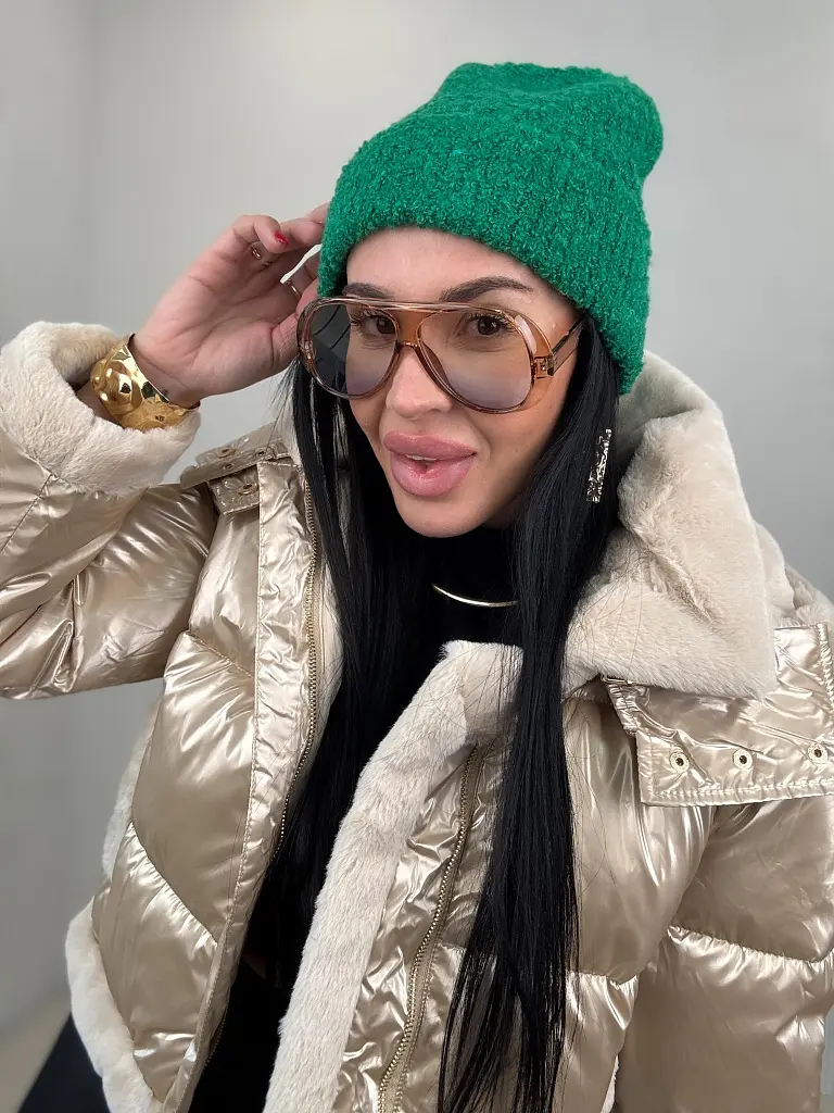 Kötött sapka - next