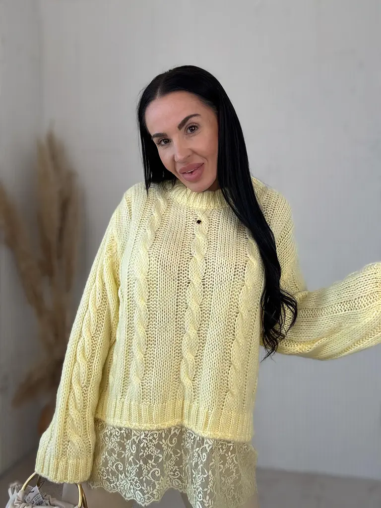 Kötött pulóver csipkével SOLIRE
