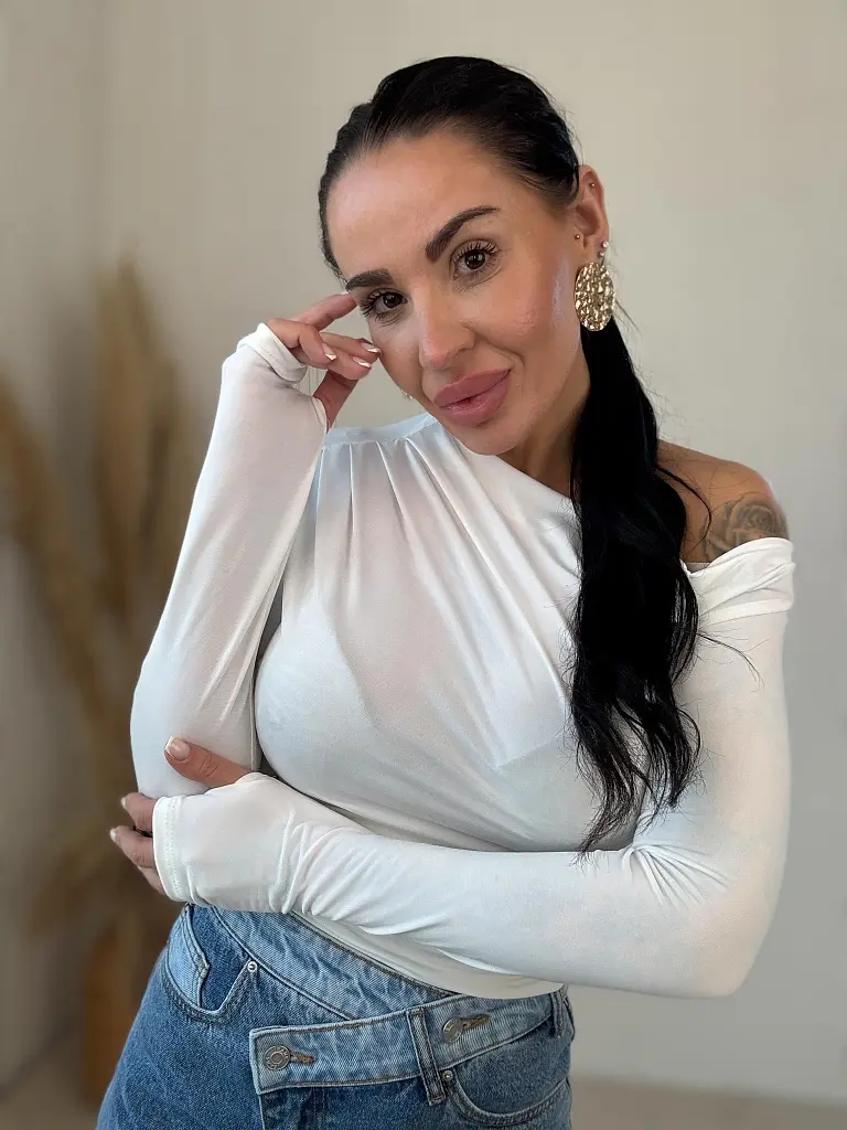 Elasztikus fehér felső MINA