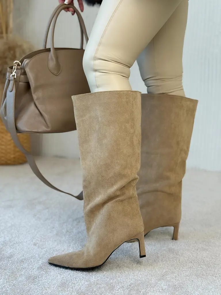 Velúr magasszárú csizma EMYLIA