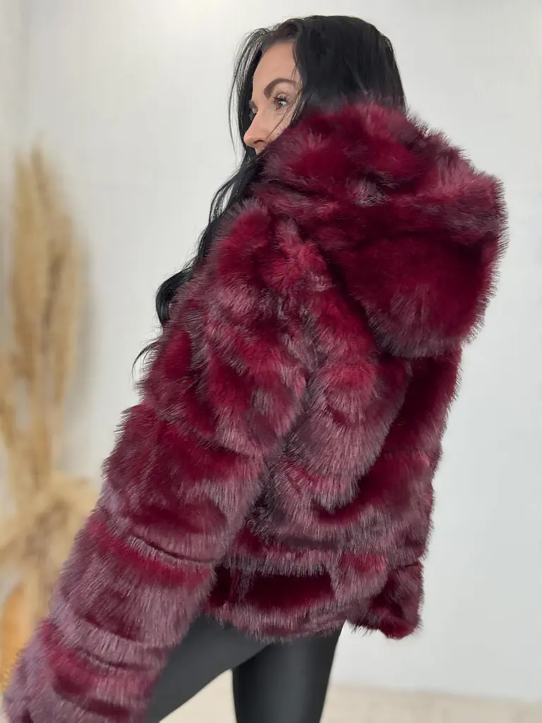 Műszőrmés műbőr kabát kapucnival CHERRY - next