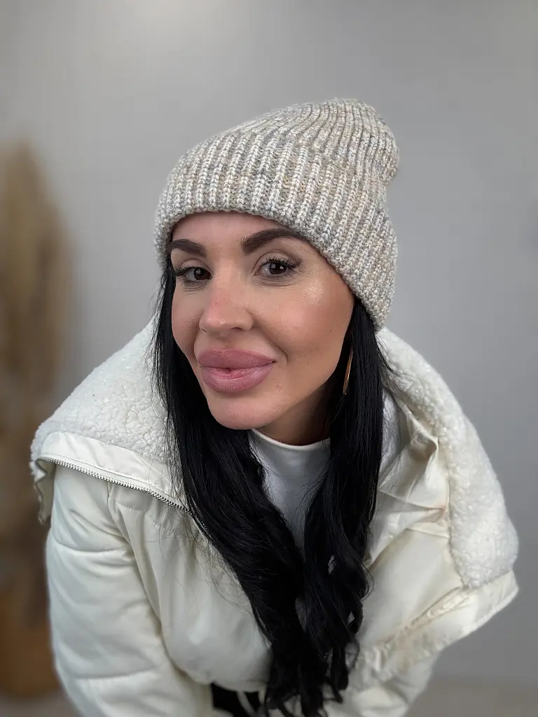 Kötött sapka - next