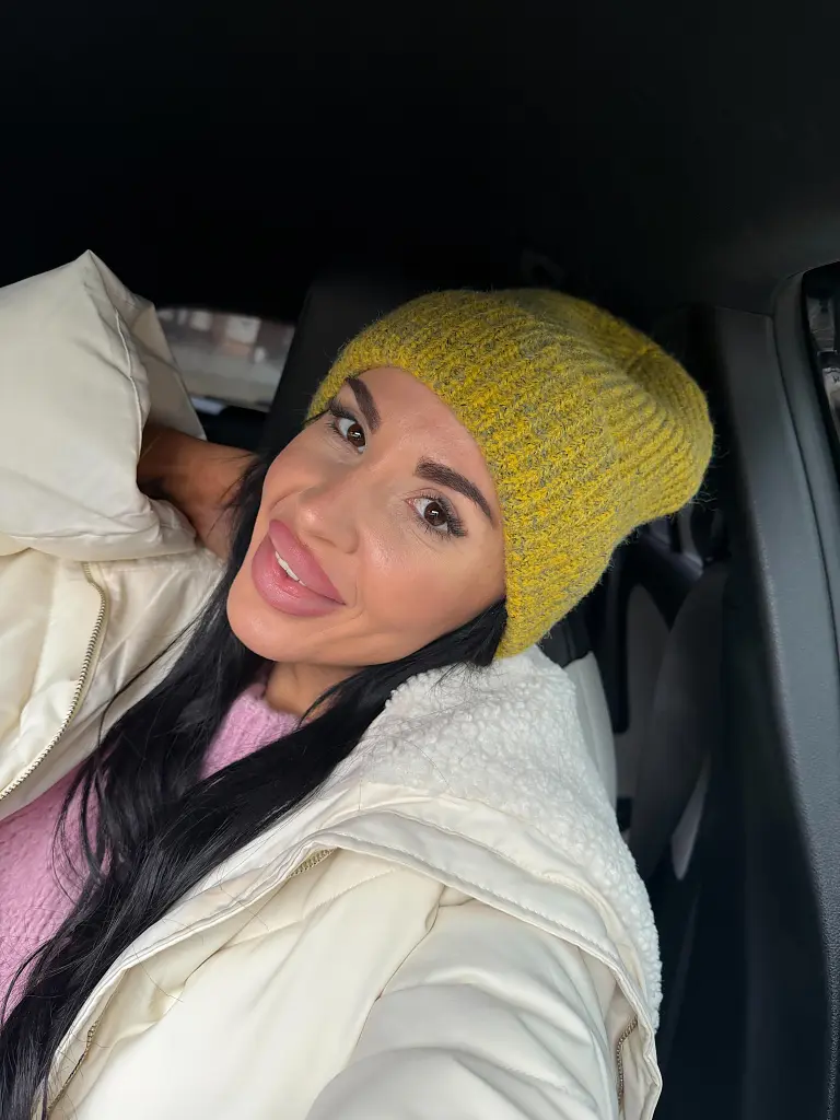 Kötött sapka - next