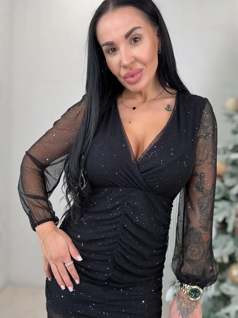 Szatén kövekkel díszített ruha LARISA