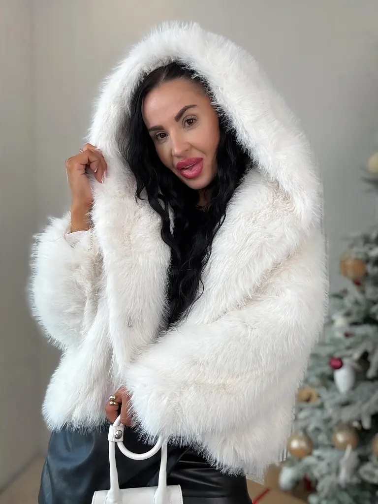 Műszőrmés kabát kapucnival AVERDA