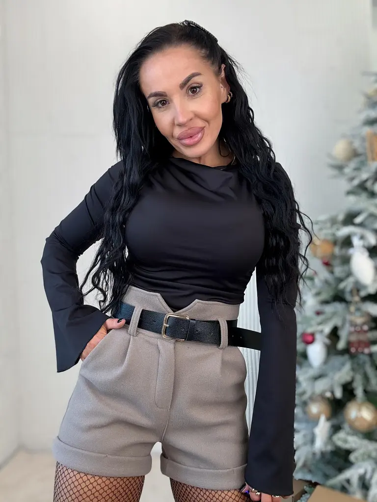 Khaki vastag rövidnádrág övvel KALISA