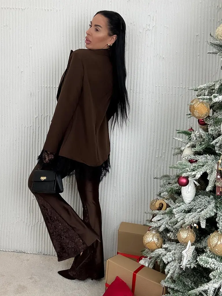 Magas derekú trapéz leggings csipkével NOHEMI - next