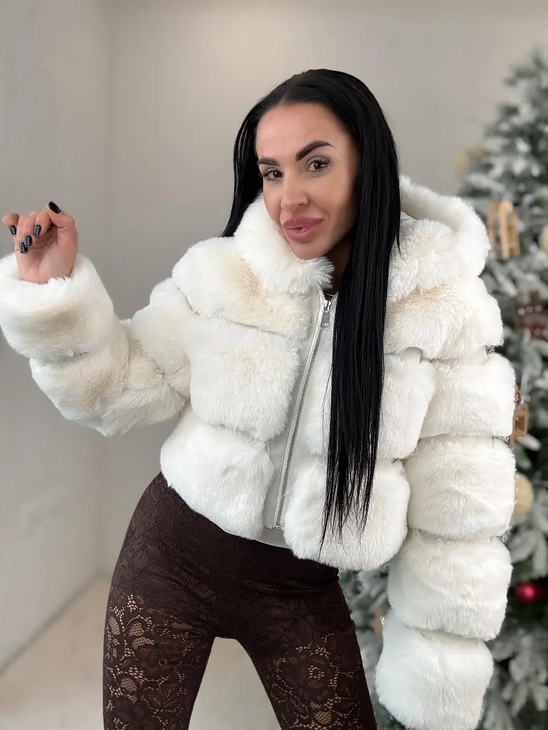 Műszőrmés műbőr kabát kapucnival GIANNA