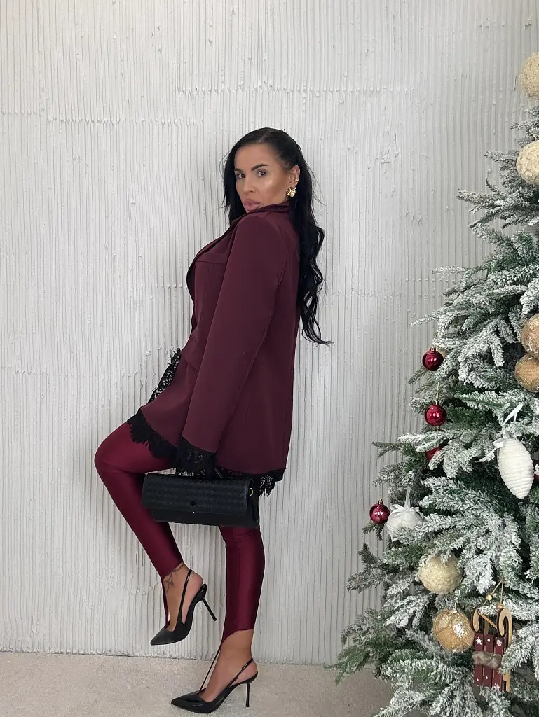 Burgundi zakó csipkével MALEEN - next