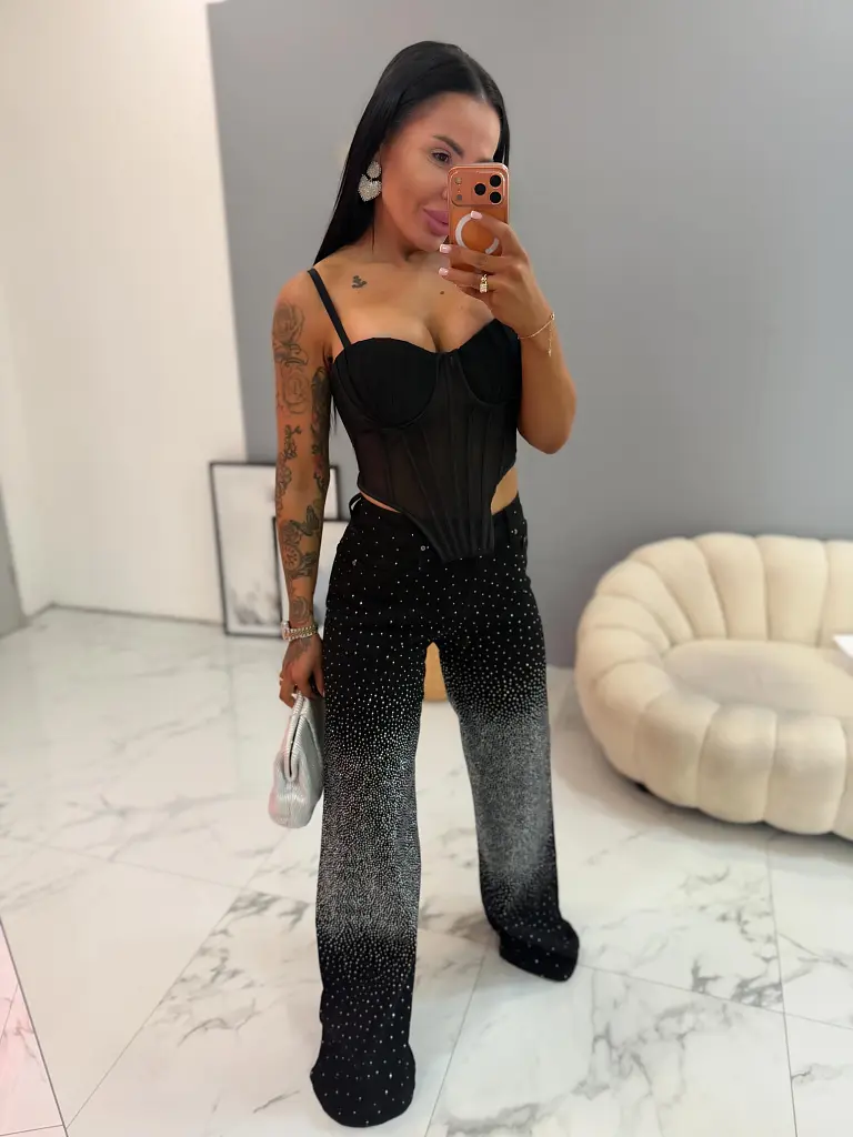 Kövekkel díszített wide-leg farmer JORDIA - next