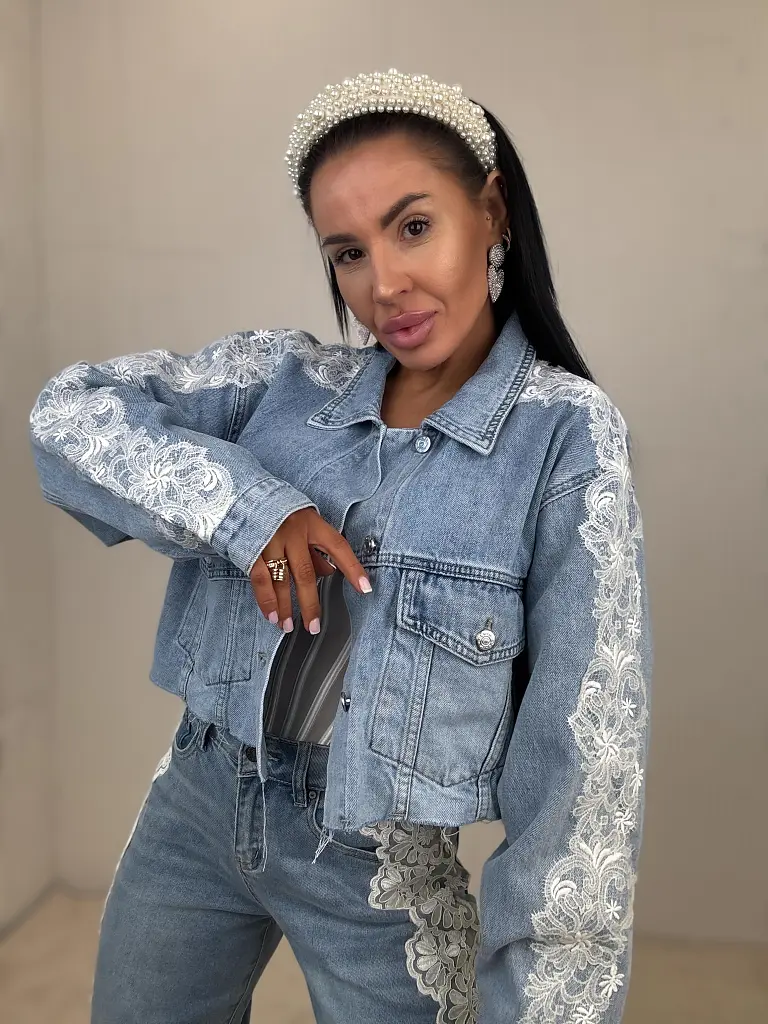 Csipkével díszített farmerdzseki ENITE