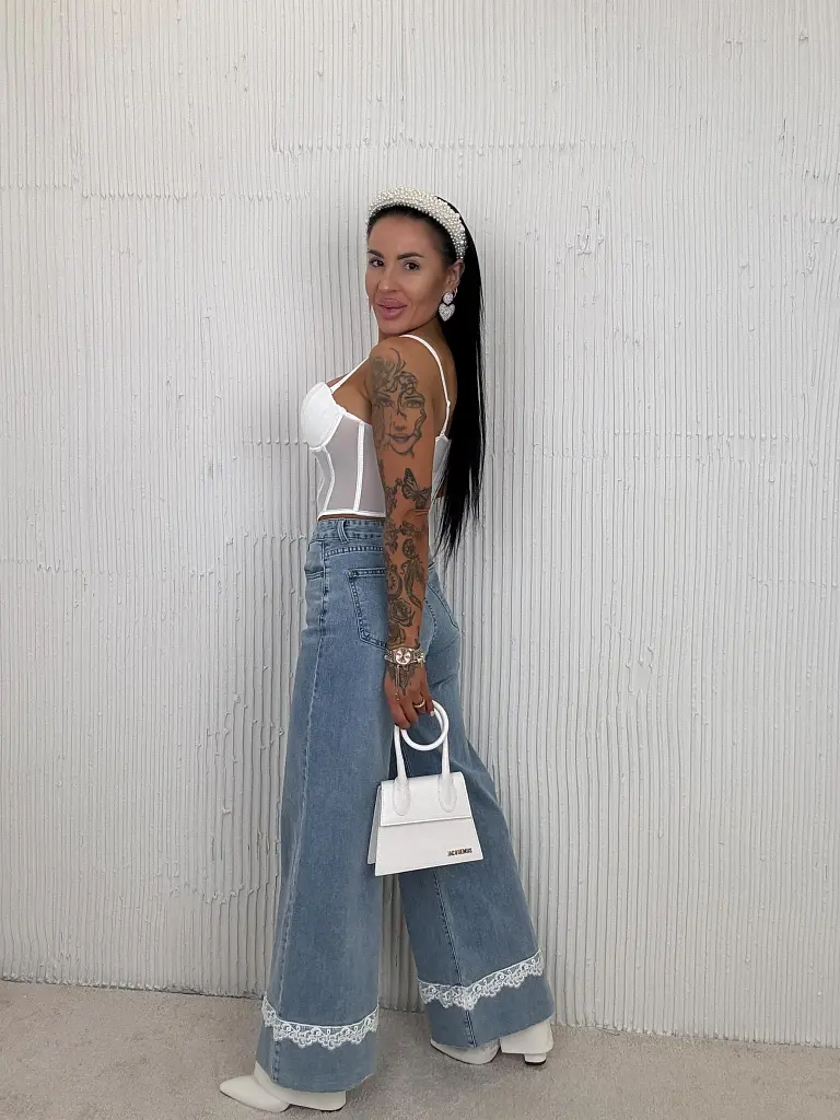 Csipkével díszített wide-leg farmer BRIE