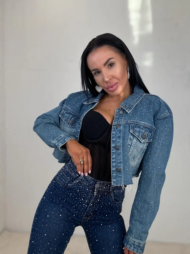 Kövekkel díszített push-up farmer RIANA