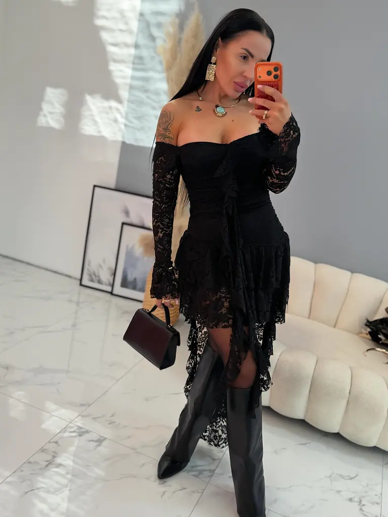 Asszimmetrikus csipkeruha RILLIA - next