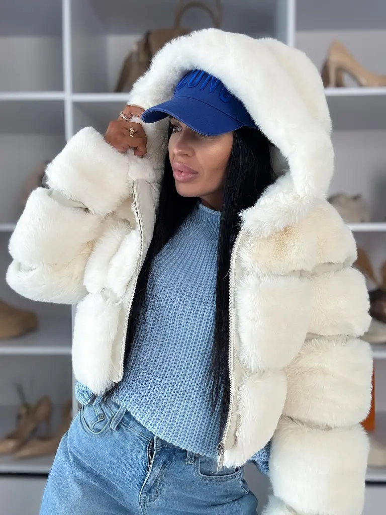 Műszőrmés műbőr kabát kapucnival GIANNA