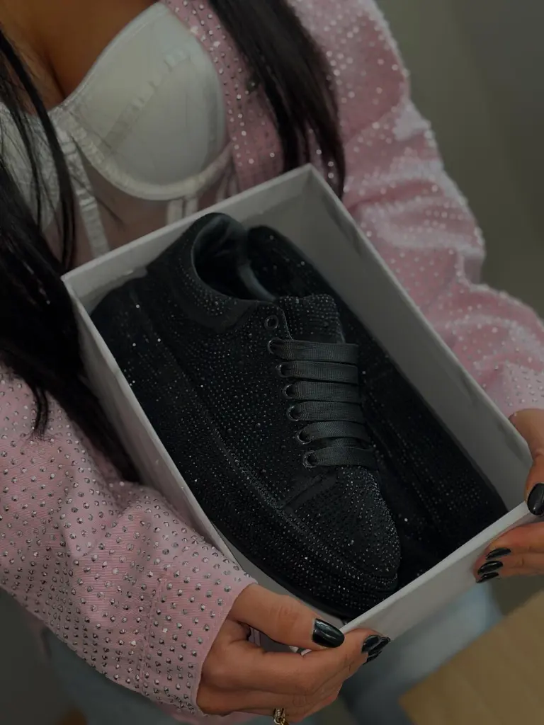 Csillogós platformos tornacipő ANEKA - next