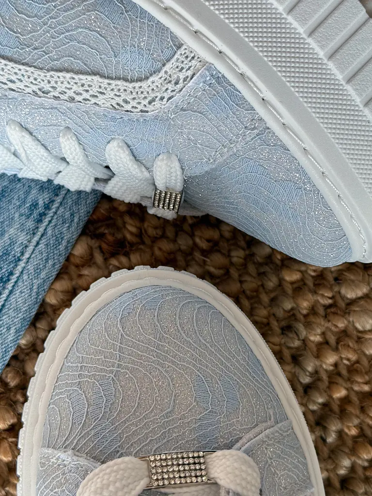 Csipkével díszített csillogós sportcipő ANIRMA - next