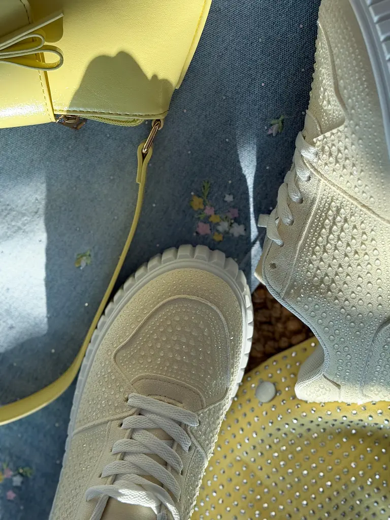 Kövekkel díszített platformos sportcipő BREDA - next