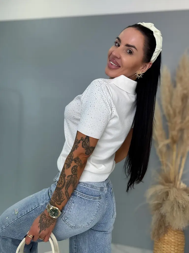 Gombolópánttal és kövekkel díszített pulóver LUCIE - next