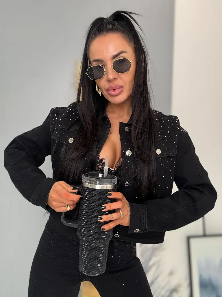 Kövekkel díszített farmerdzseki JOHANA