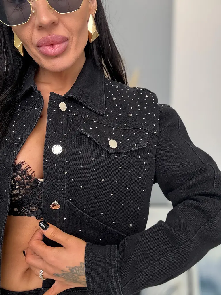 Kövekkel díszített farmerdzseki JOHANA