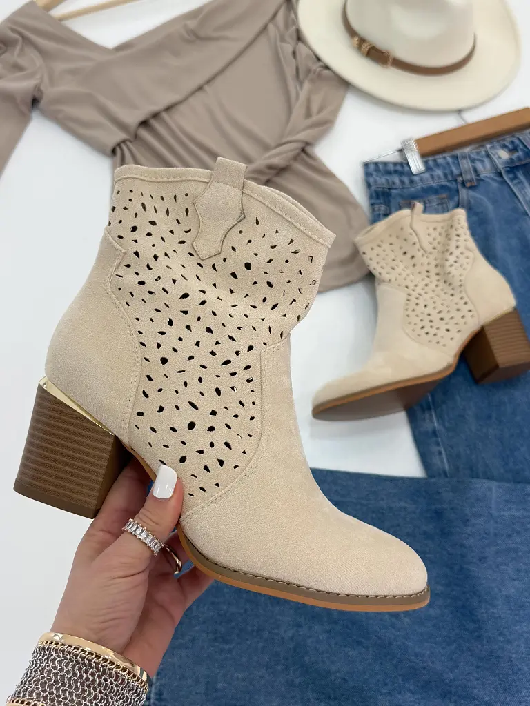 Perforált velúr tavaszi csizma DALVA
