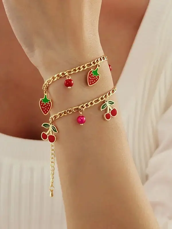 Karkötő cseresznyékkel