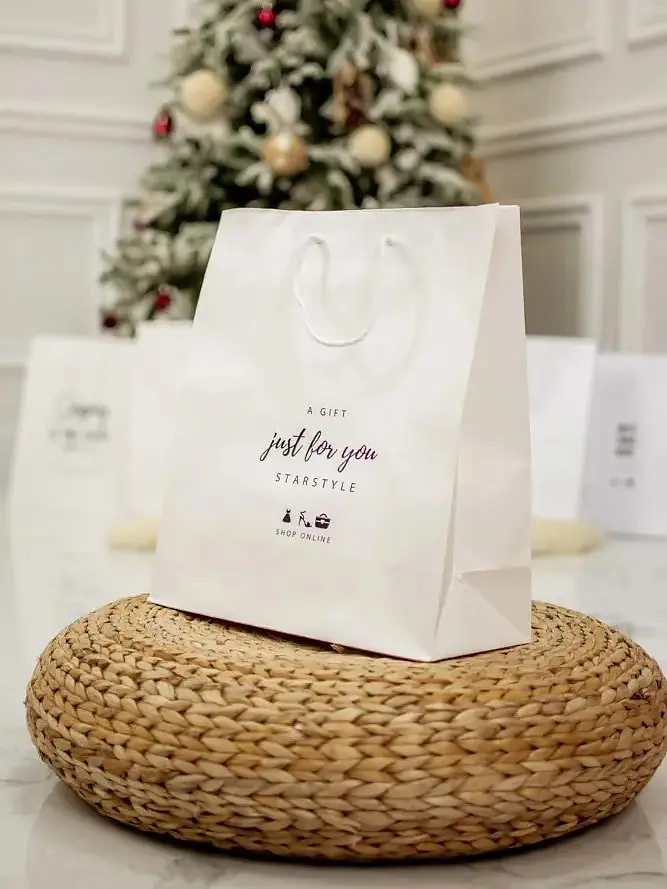 Papír ajándéktáska