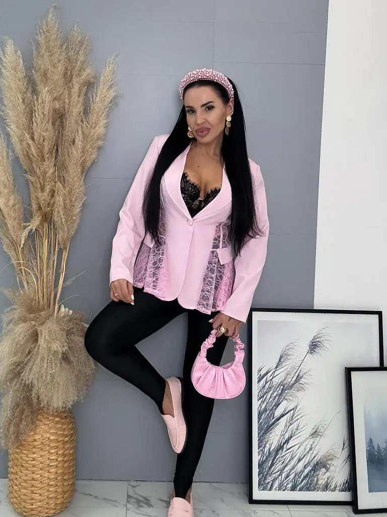 Csipkével díszített zakó válltöméssel ELISEA - next