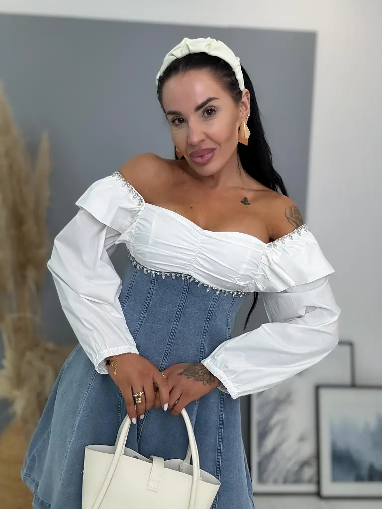 Kövekkel díszített farmerruha LERRYS - next