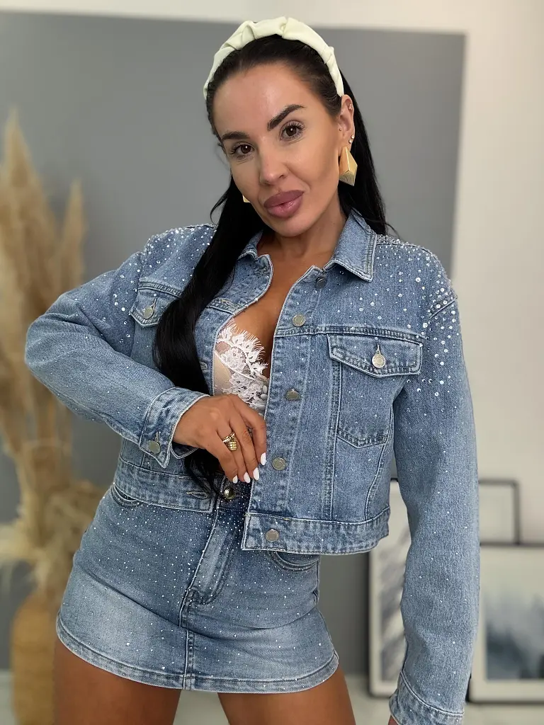 Kövekkel díszített rövid farmerdzseki EVELIN