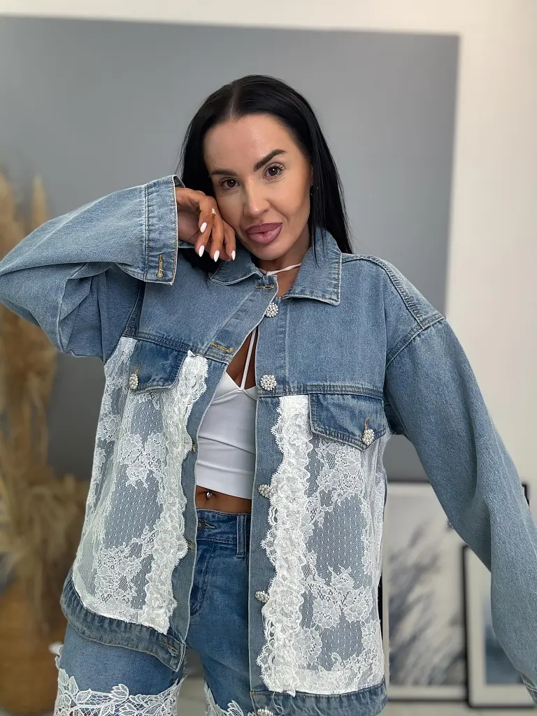 Csipkével díszített farmerdzseki ARRYNA