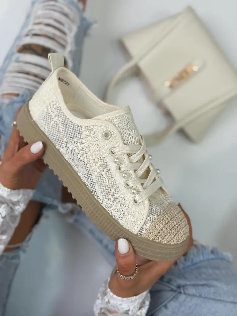 Bézs csipkés sportcipő GLINDA