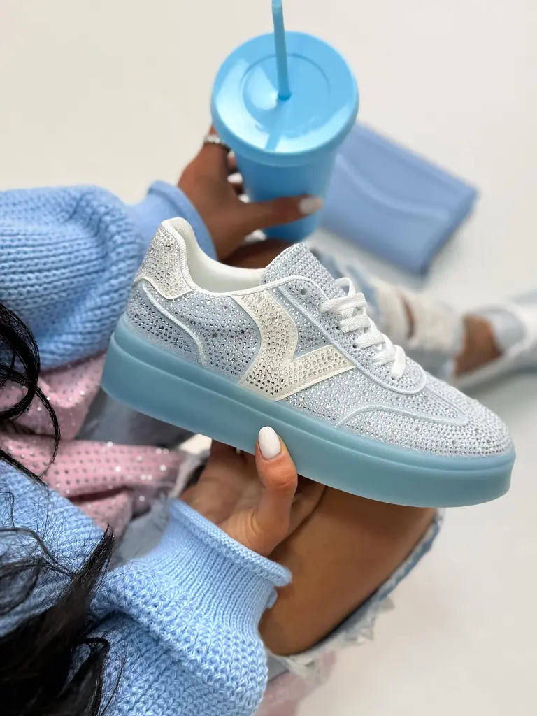 Kövekkel díszített platformos sportcipő CHILA