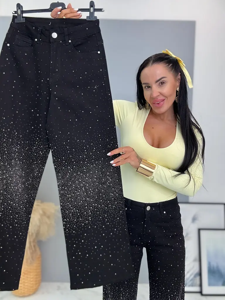 Kövecskékkel díszített magas derekú wide leg farmer