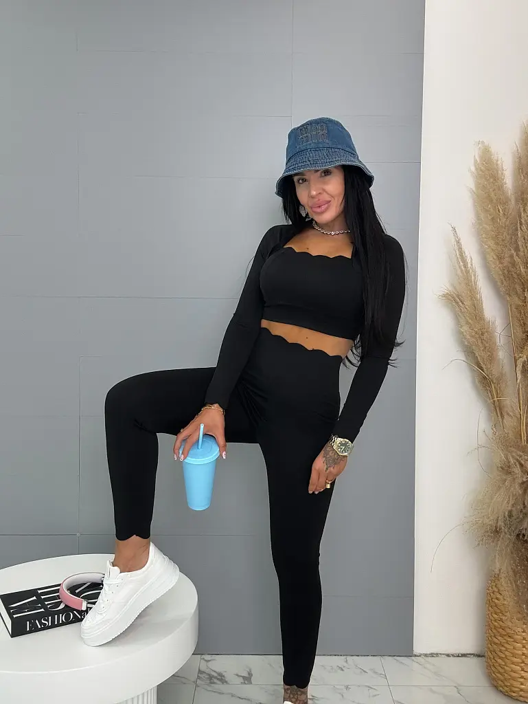 Lézervágott sportos szett PETRA - next