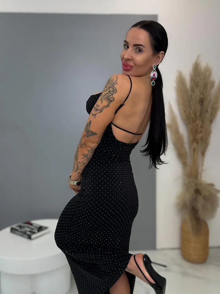 Sparkly maxi pántos ruha kövecskékkel díszítve  - next