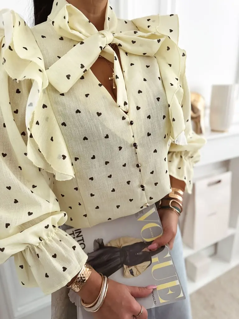 Fodros vállú szívecskés blúz CAROLINE