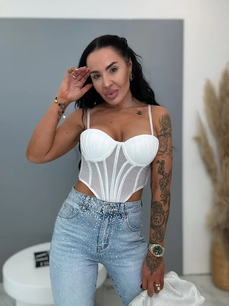 Full extrás gaydagon kövekkel díszített High Waist farmer