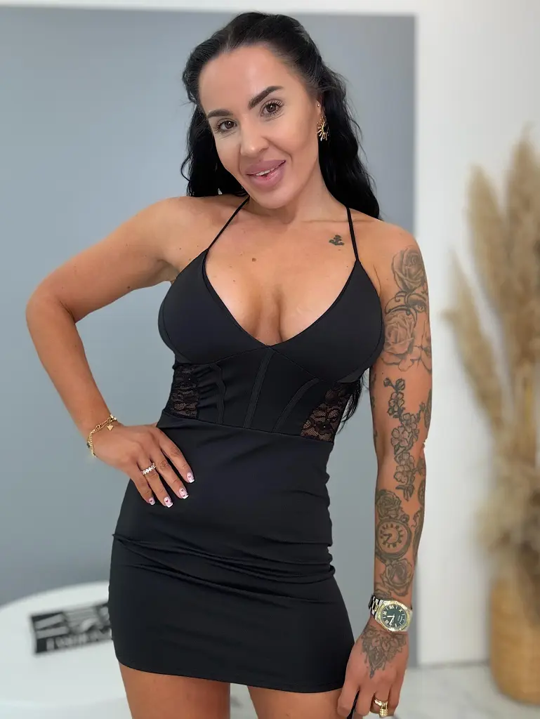 Pántos miniruha csipkedíszítéssel és melltöméssel RENEIA