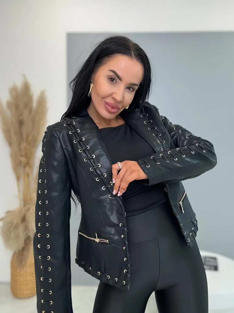 Extravagáns műbőr kabát TRENDY