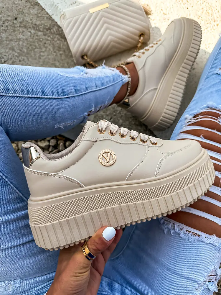 Platformos sportcipő arany színű díszekkel NIKO